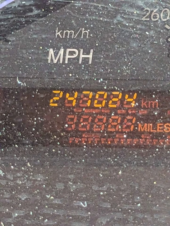 2005 Lexus LS 3rd Gen - Image 13 of 20