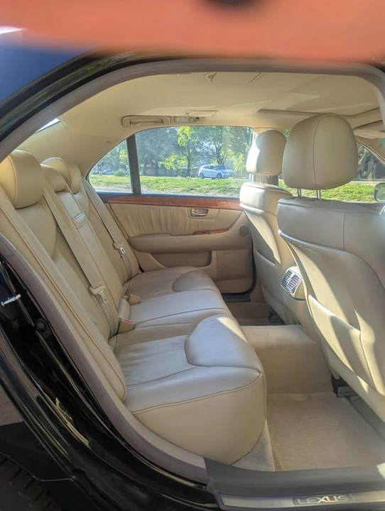2005 Lexus LS 3rd Gen - Image 19 of 20