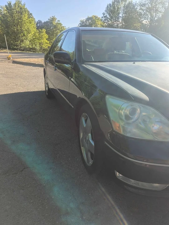 2005 Lexus LS 3rd Gen - Image 14 of 20
