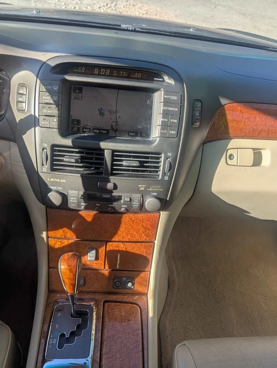 2005 Lexus LS 3rd Gen - Image 20 of 20