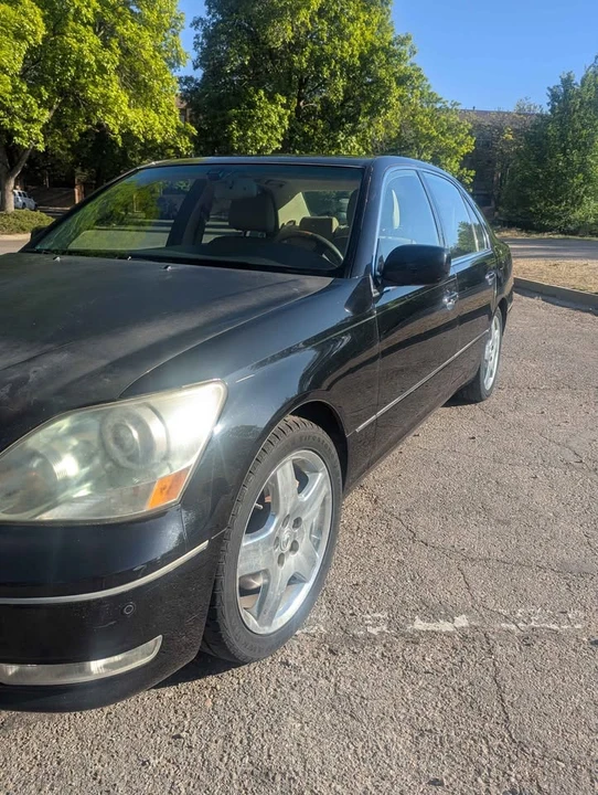2005 Lexus LS 3rd Gen - Image 15 of 20