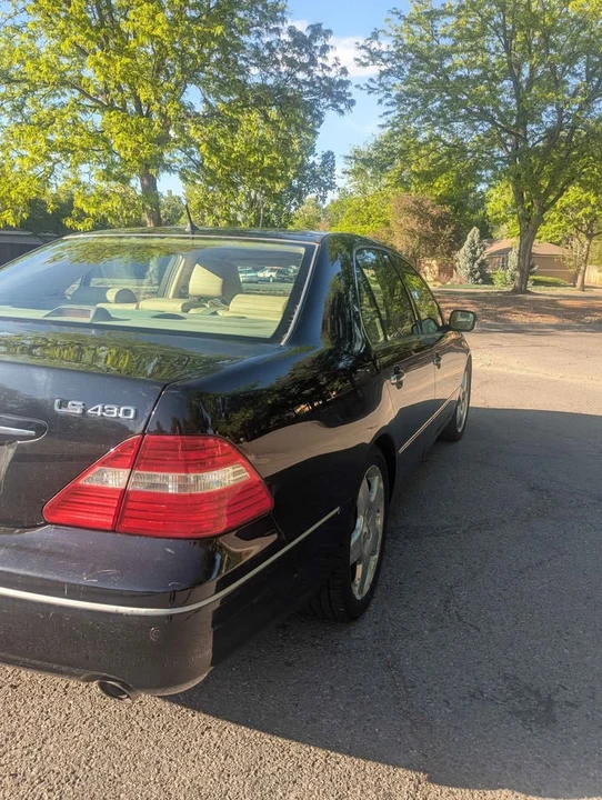 2005 Lexus LS 3rd Gen - Image 2 of 20