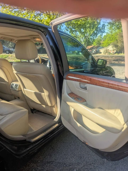2005 Lexus LS 3rd Gen - Image 7 of 20
