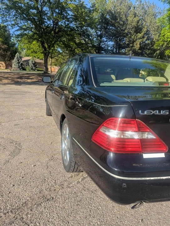 2005 Lexus LS 3rd Gen - Image 12 of 20