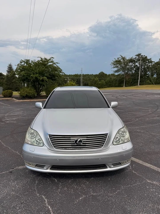2005 Lexus LS 3rd Gen - Image 5 of 11