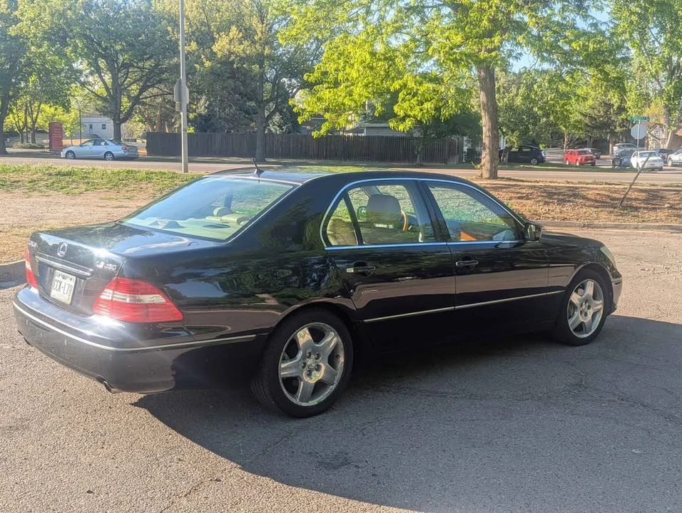 2005 Lexus LS 3rd Gen - Image 18 of 20