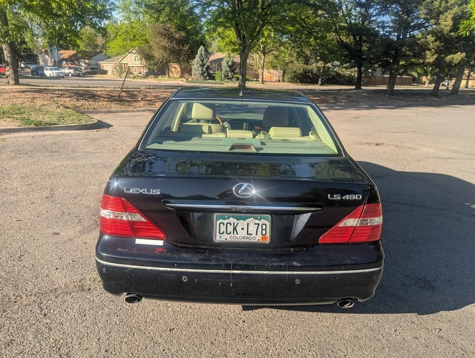 2005 Lexus LS 3rd Gen - Image 11 of 20