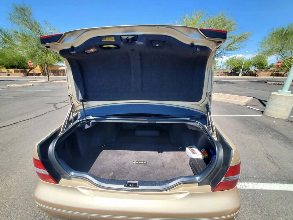 2005 Lexus LS 3rd Gen - Image 20 of 20