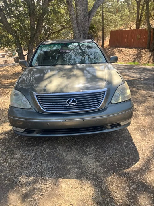2005 Lexus LS 3rd Gen - Image 2 of 6