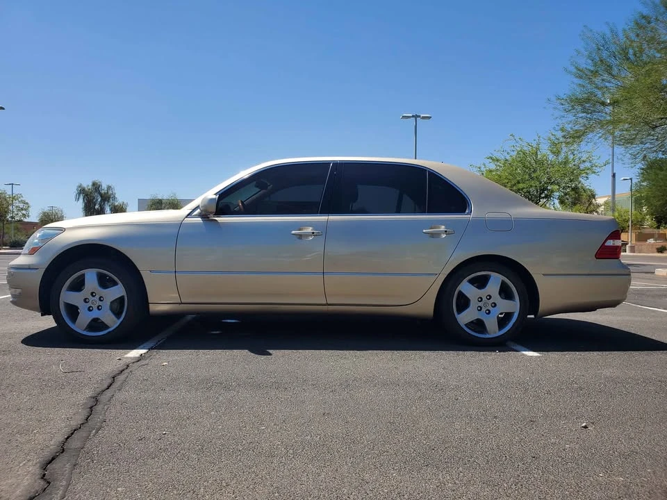 2005 Lexus LS 3rd Gen - Image 7 of 20