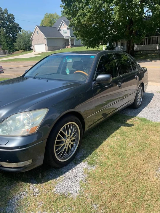 2005 Lexus LS 3rd Gen - Image 2 of 18