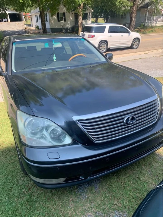 2005 Lexus LS 3rd Gen - Image 10 of 18