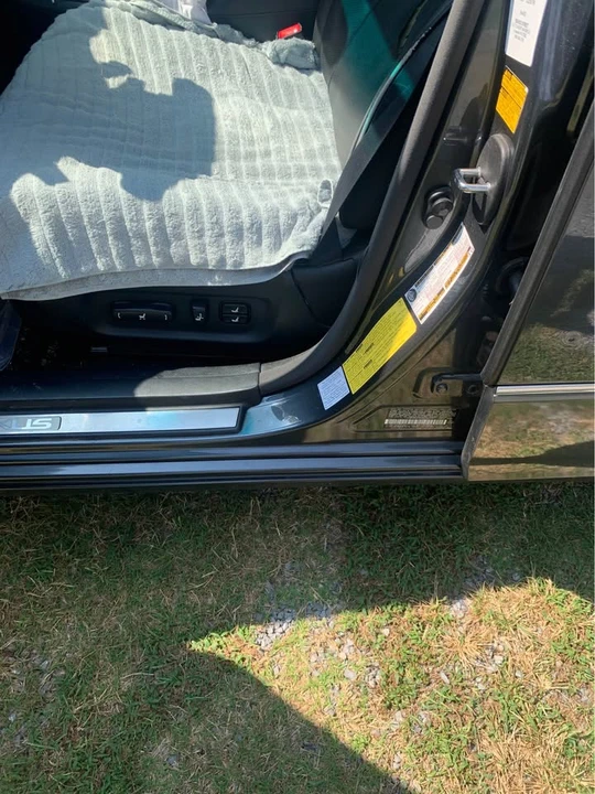 2005 Lexus LS 3rd Gen - Image 12 of 18
