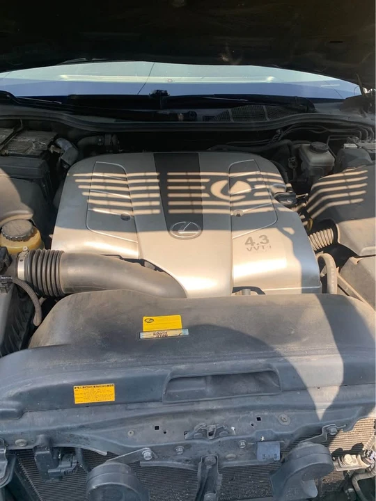 2005 Lexus LS 3rd Gen - Image 16 of 18