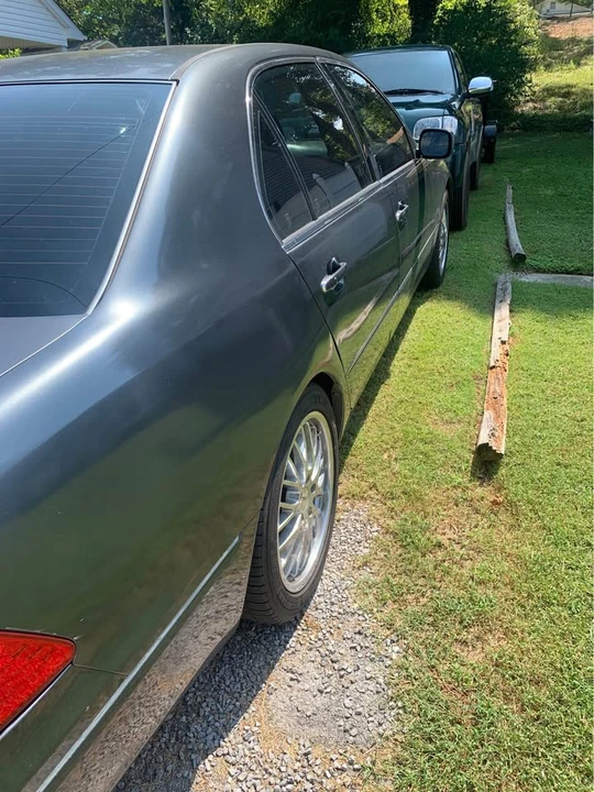 2005 Lexus LS 3rd Gen - Image 13 of 18