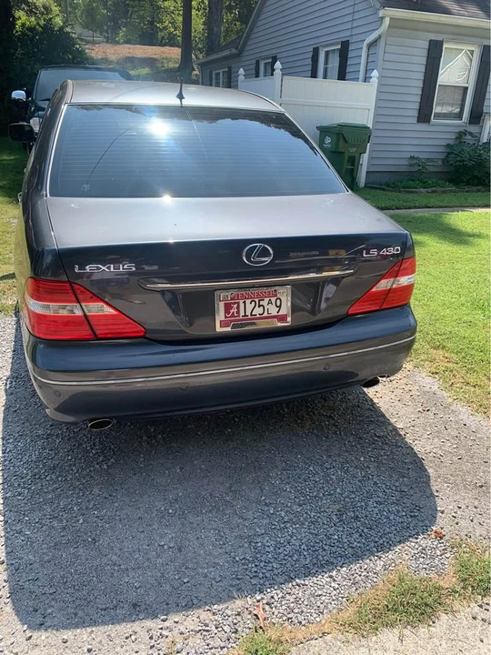 2005 Lexus LS 3rd Gen - Image 3 of 18