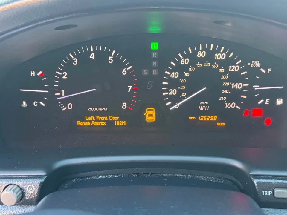 2005 Lexus LS 3rd Gen - Image 19 of 20