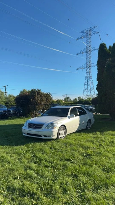 2005 Lexus LS 3rd Gen - Image 4 of 6