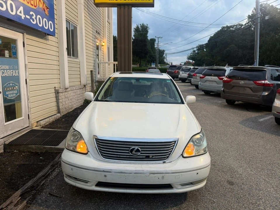 2005 Lexus LS 3rd Gen - Image 10 of 20