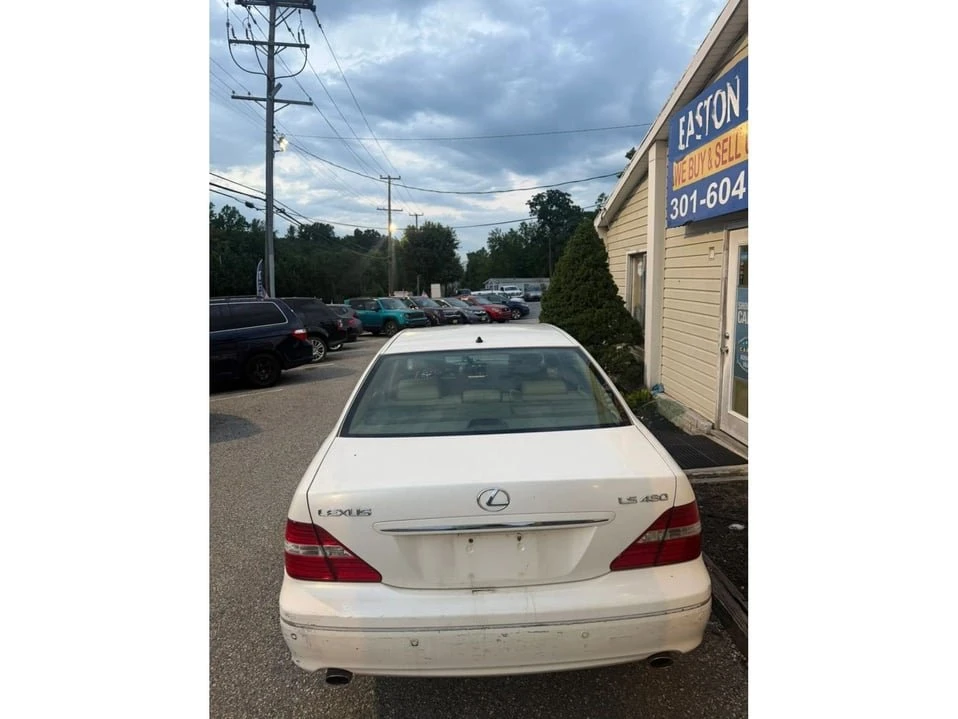 2005 Lexus LS 3rd Gen - Image 13 of 20