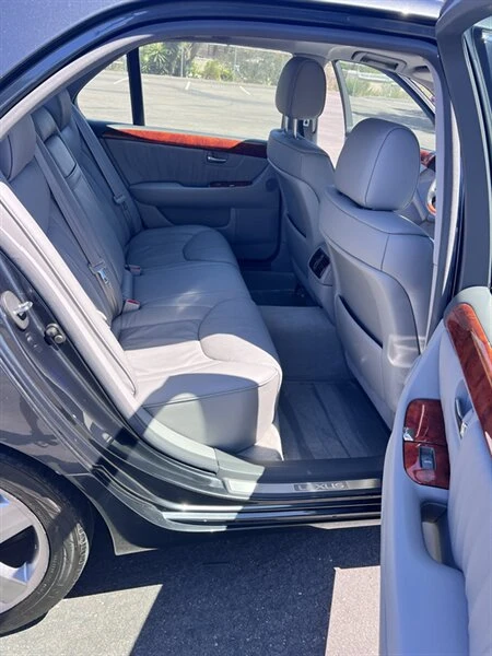2005 Lexus LS 3rd Gen - Image 11 of 20