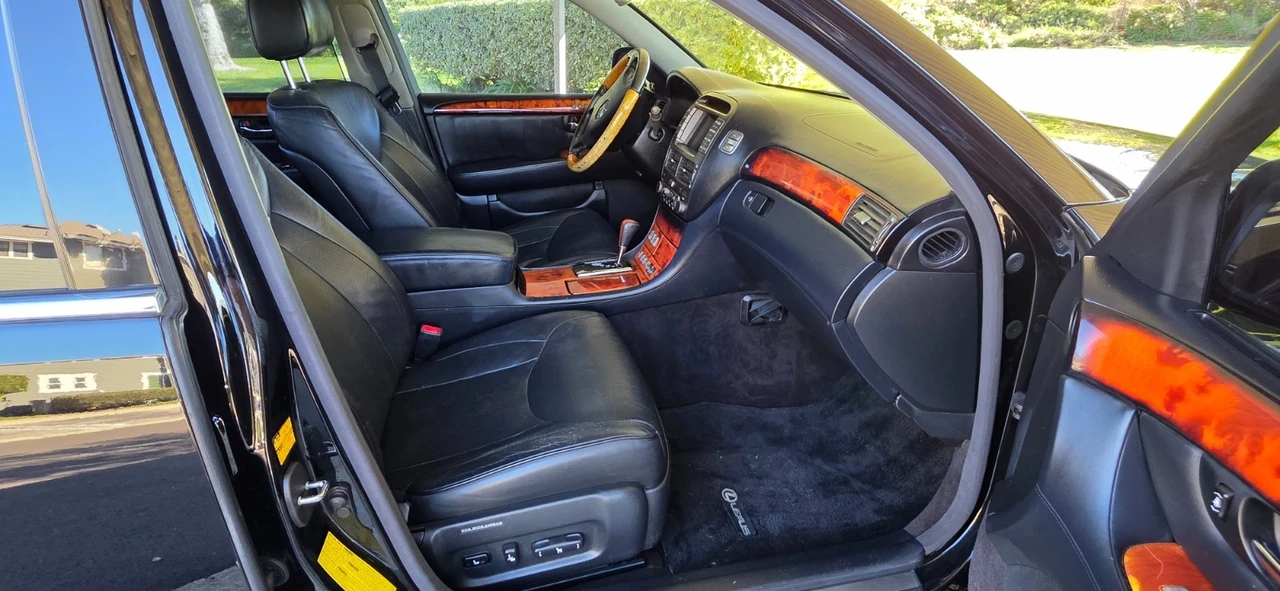 2005 Lexus LS 3rd Gen - Image 16 of 21