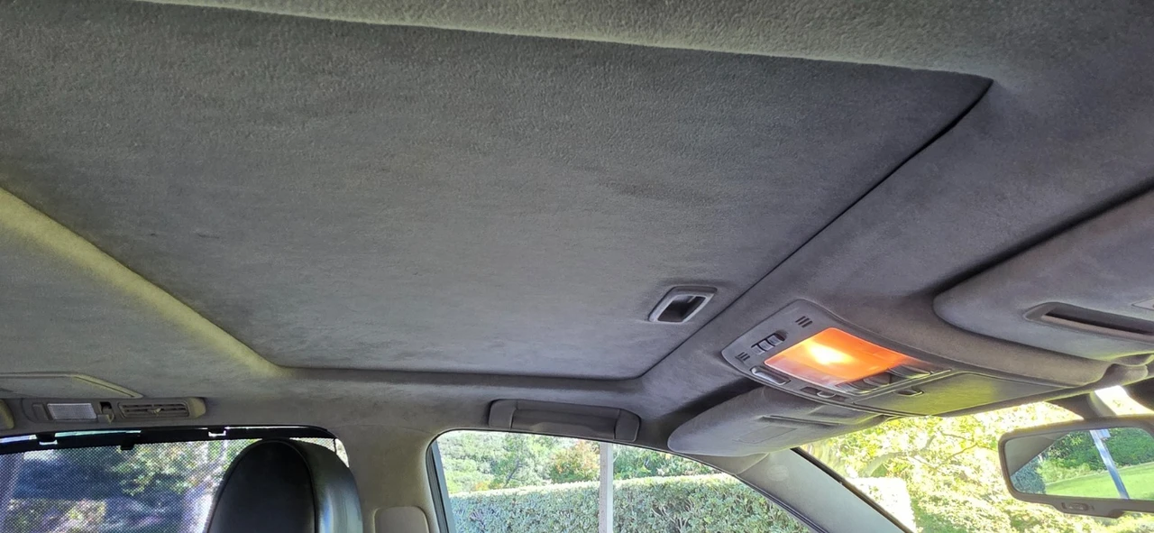 2005 Lexus LS 3rd Gen - Image 18 of 21
