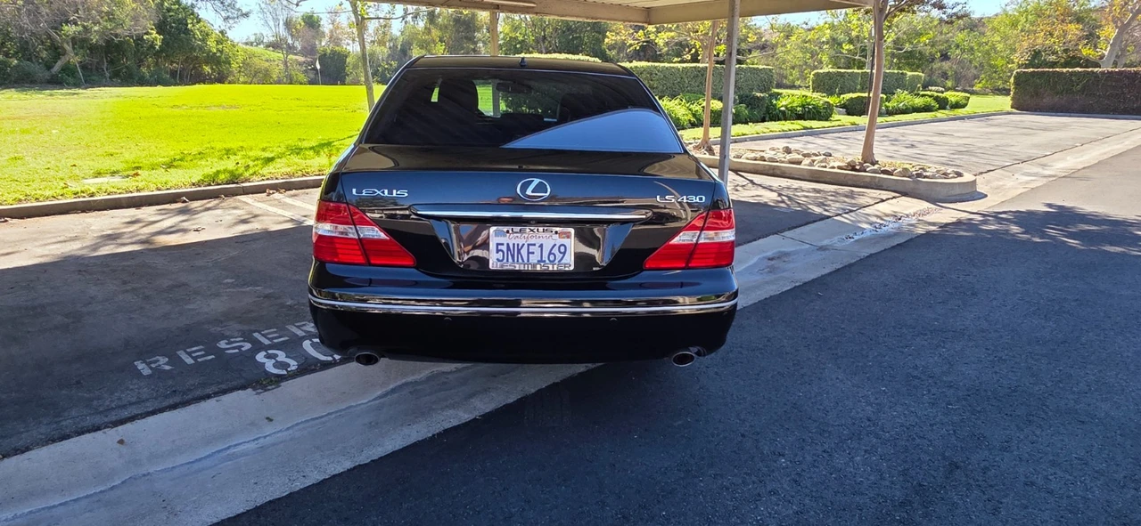 2005 Lexus LS 3rd Gen - Image 4 of 21