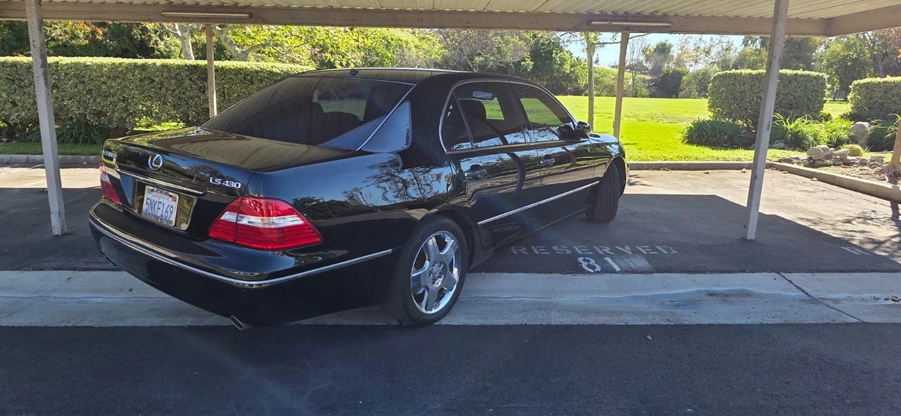 2005 Lexus LS 3rd Gen - Image 5 of 21