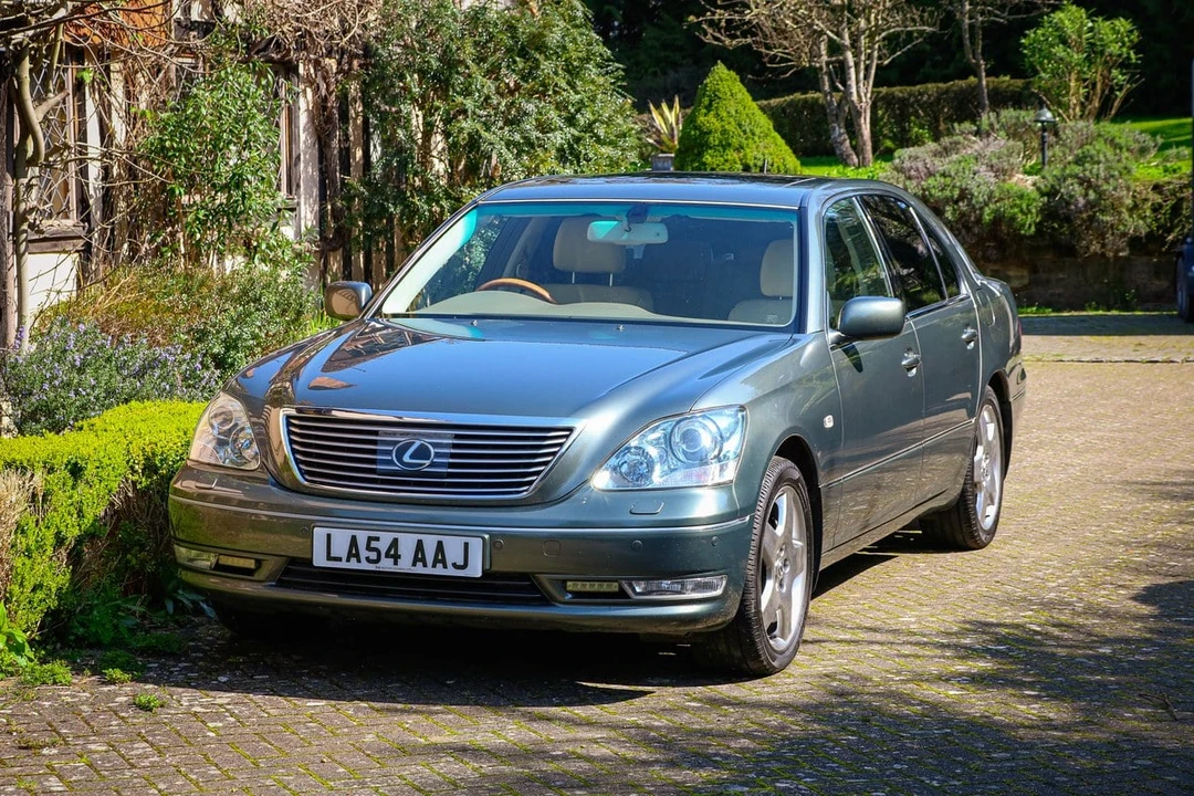 2005 Lexus LS 3rd Gen - Image 2 of 30