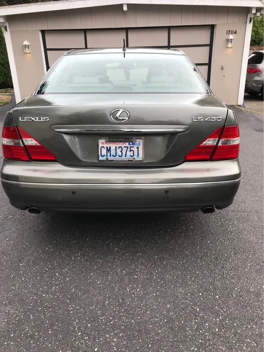 2005 Lexus LS 3rd Gen - Image 5 of 7
