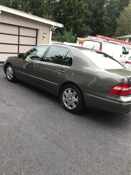 2005 Lexus LS 3rd Gen - Image 4 of 7