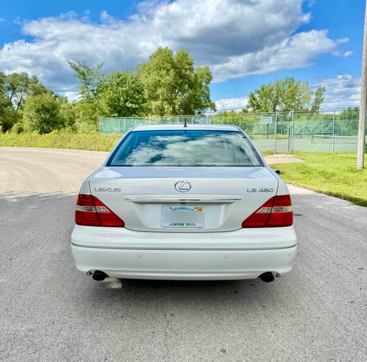 2005 Lexus LS 3rd Gen - Image 9 of 10