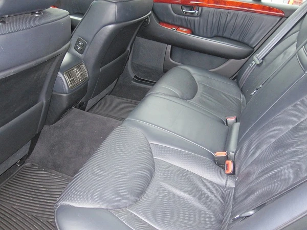 2005 Lexus LS 3rd Gen - Image 5 of 5