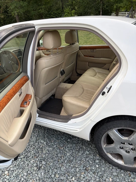 2005 Lexus LS 3rd Gen - Image 3 of 13