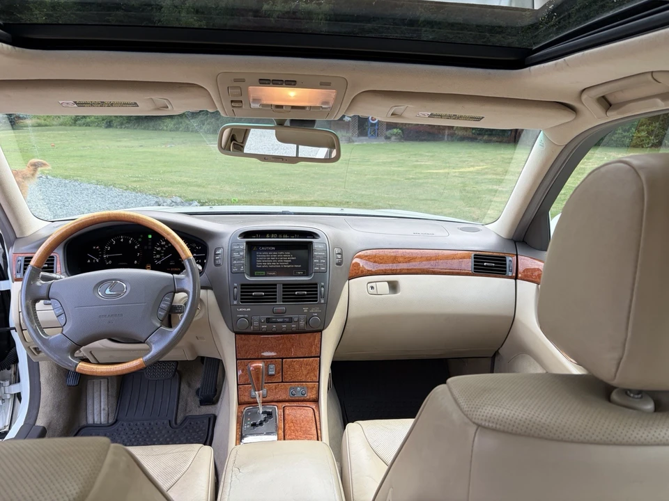 2005 Lexus LS 3rd Gen - Image 5 of 13