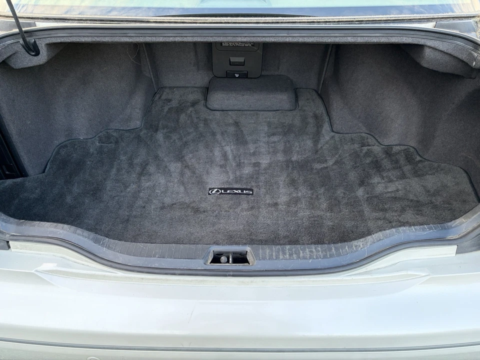 2005 Lexus LS 3rd Gen - Image 12 of 13