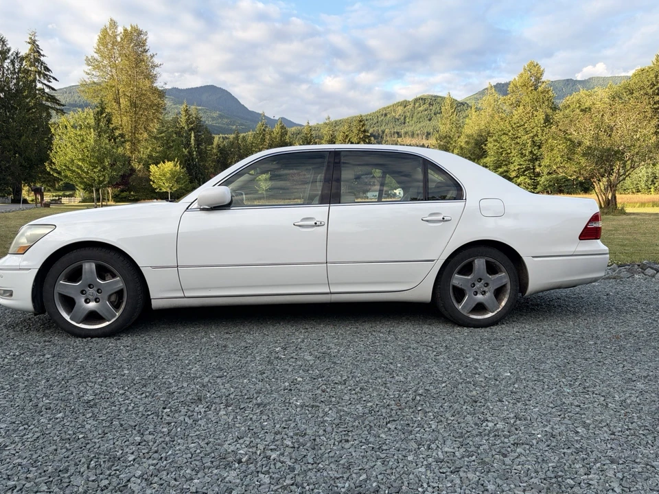 2005 Lexus LS 3rd Gen - Image 8 of 13