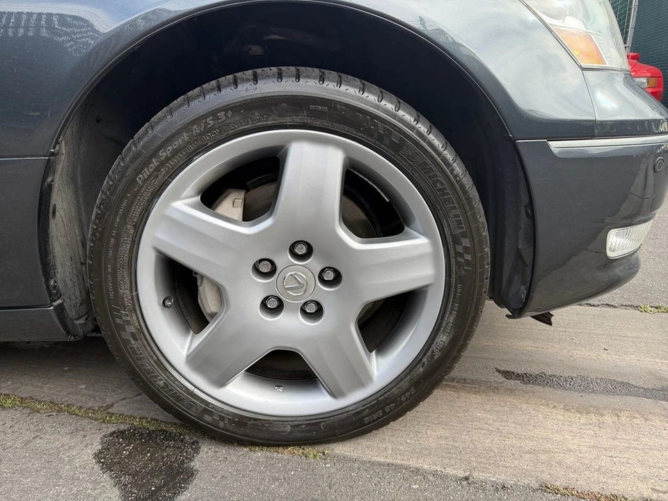 2005 Lexus LS 3rd Gen - Image 21 of 22