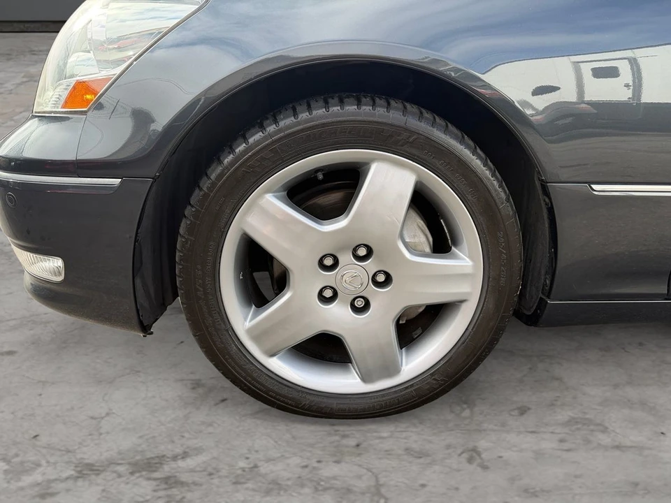2005 Lexus LS 3rd Gen - Image 18 of 22