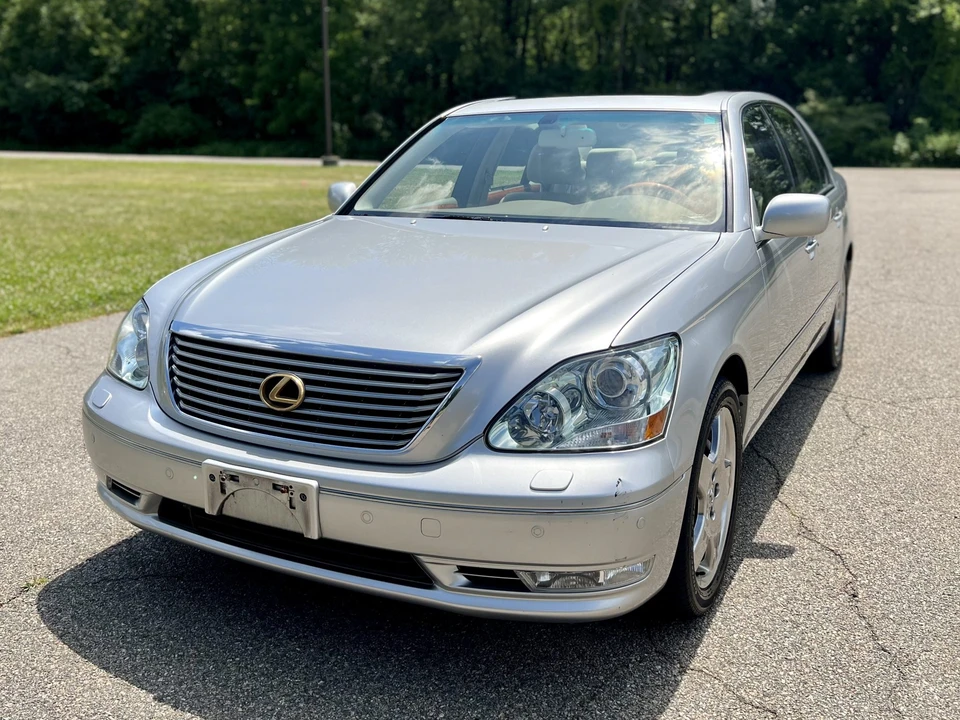 2005 Lexus LS 3rd Gen - Image 10 of 31