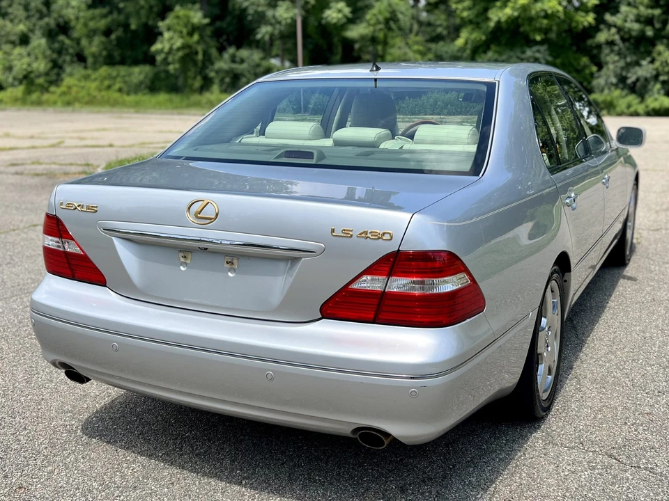 2005 Lexus LS 3rd Gen - Image 29 of 31