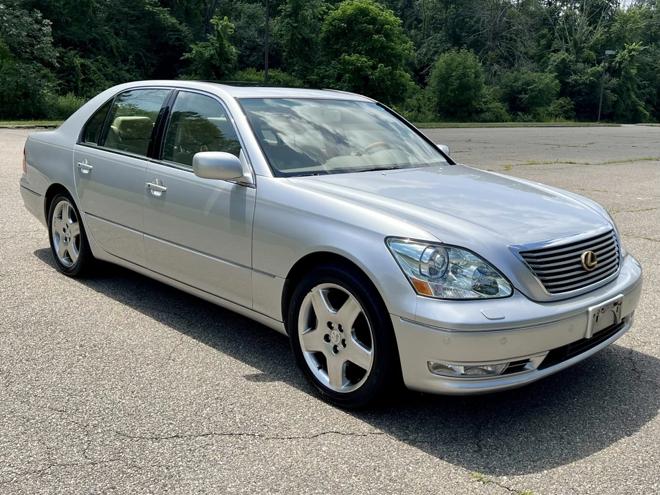 2005 Lexus LS 3rd Gen - Image 17 of 31