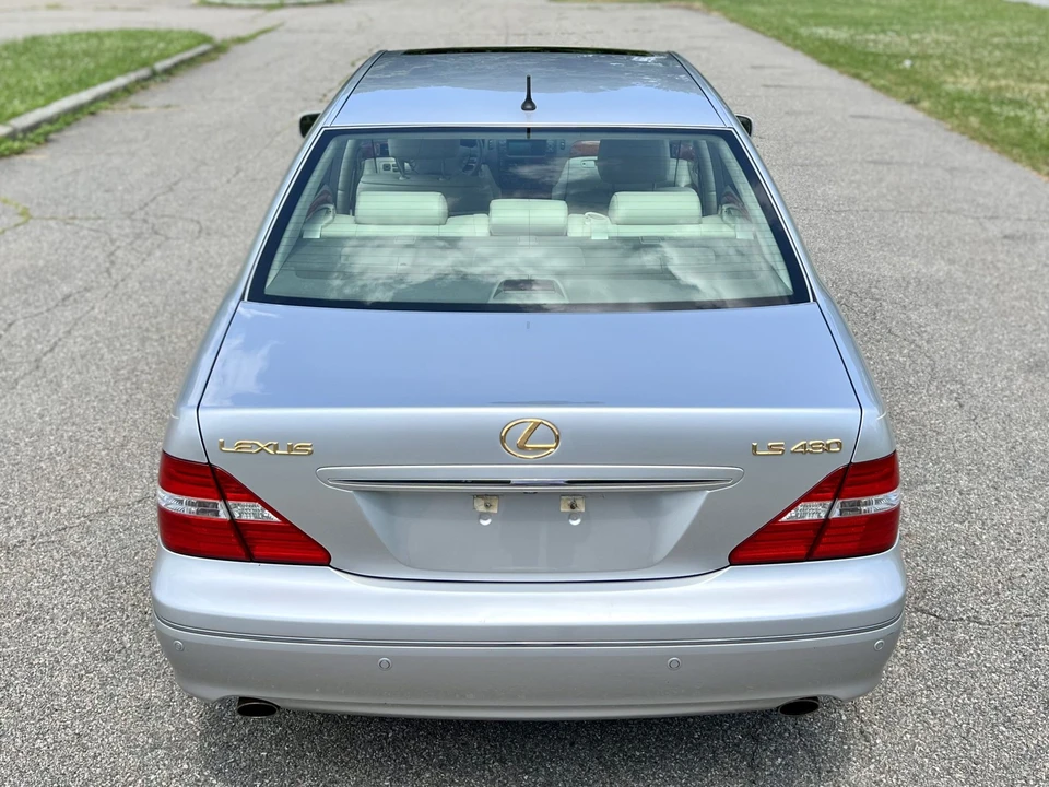 2005 Lexus LS 3rd Gen - Image 31 of 31