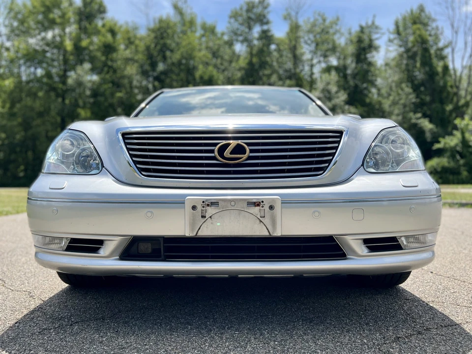 2005 Lexus LS 3rd Gen - Image 13 of 31