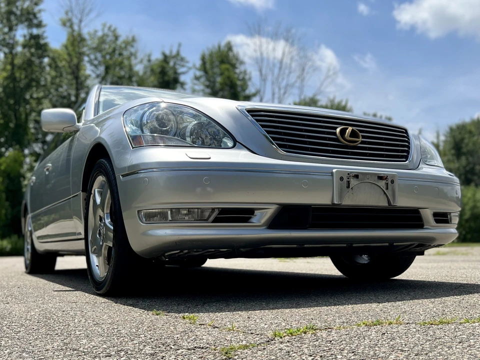 2005 Lexus LS 3rd Gen - Image 14 of 31