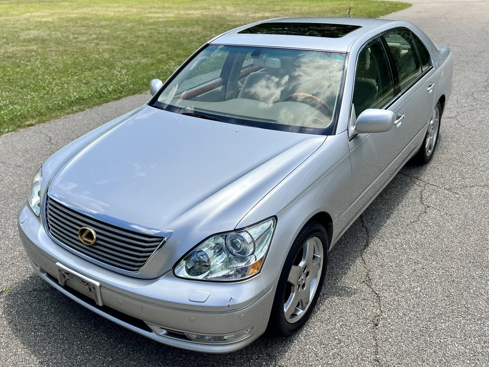 2005 Lexus LS 3rd Gen - Image 9 of 31
