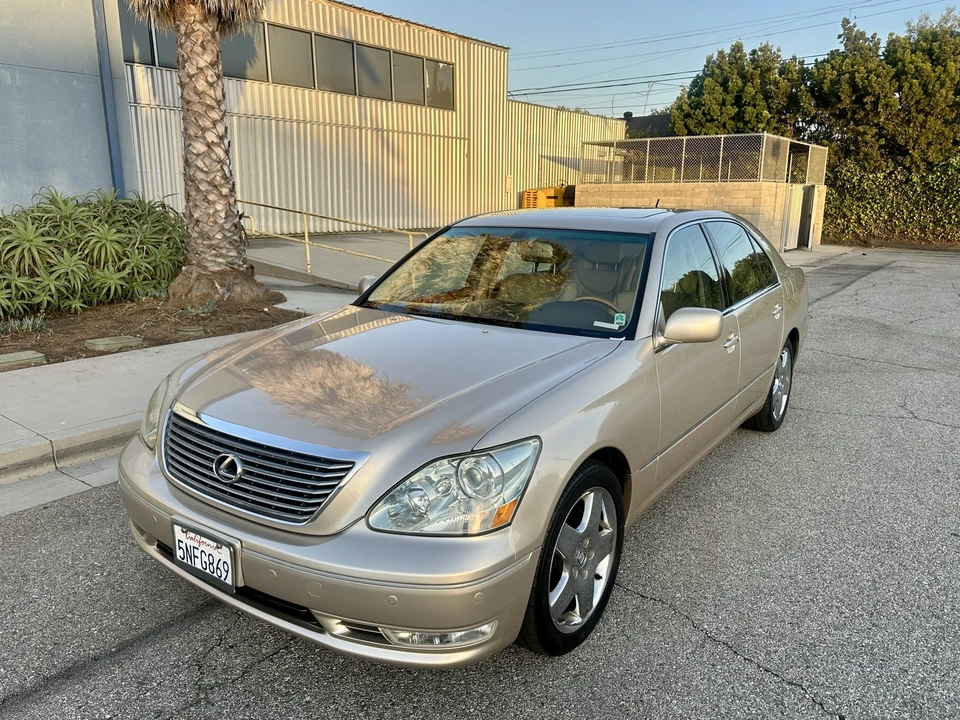 2005 Lexus LS 3rd Gen - Image 21 of 31