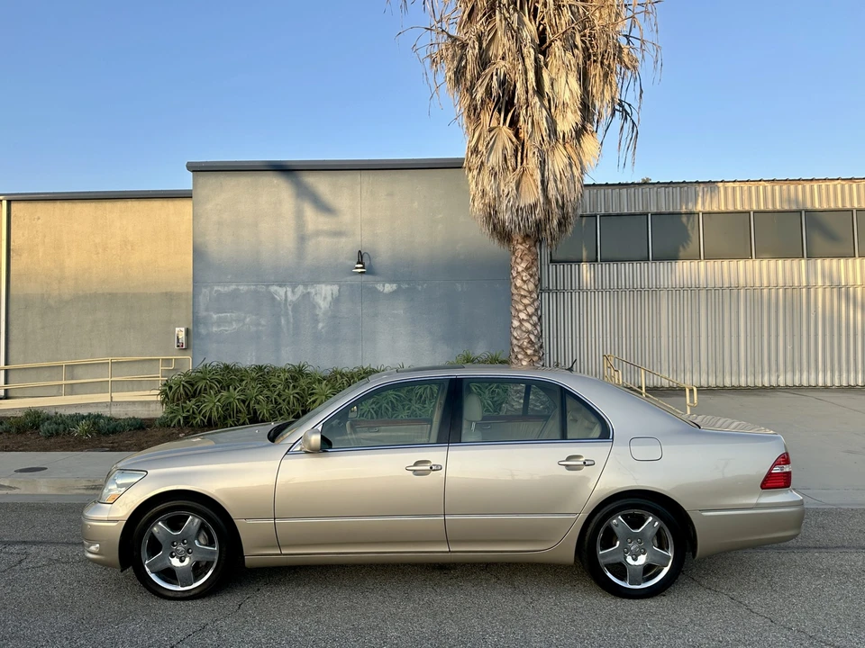 2005 Lexus LS 3rd Gen - Image 28 of 31