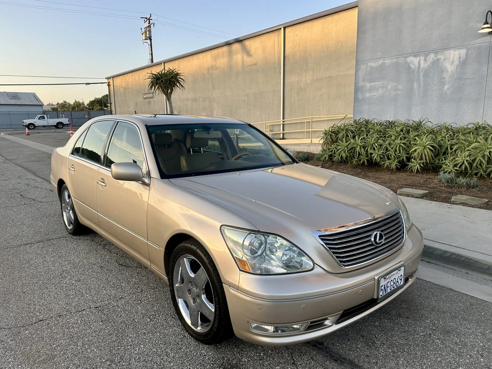 2005 Lexus LS 3rd Gen - Image 23 of 31